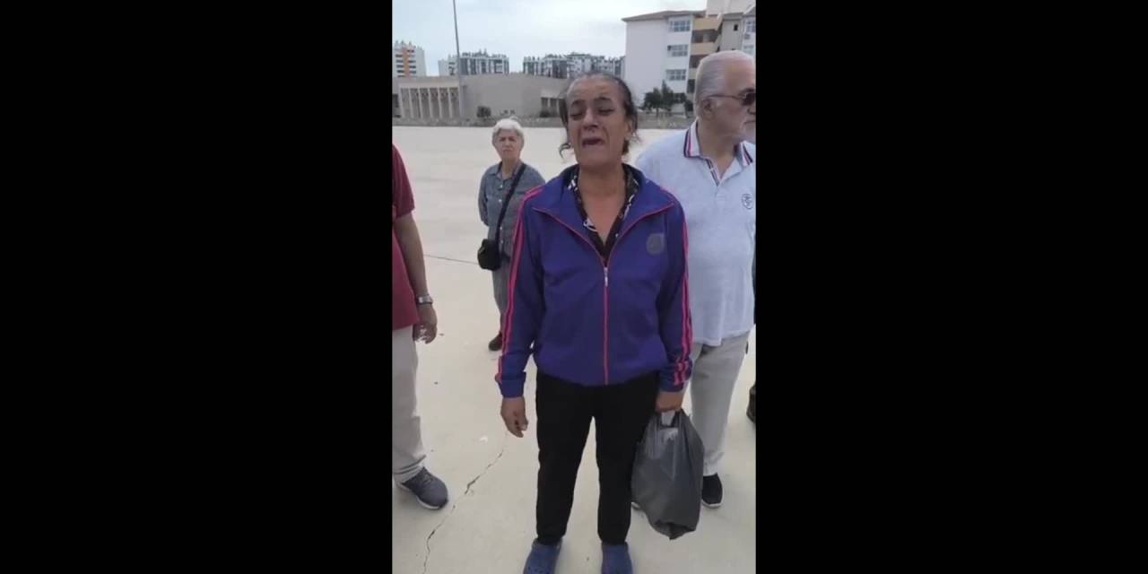 Mersin'de emeklilerden dikkat çekici serbest kürsü etkinliği