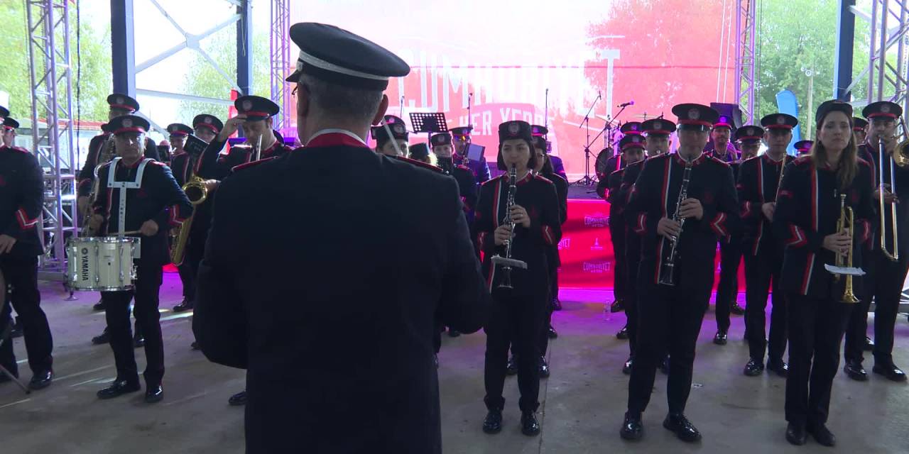 Cumhuriyet Her Yerde Kutlamaları Kiraz’da Coşkuyla Sürdü