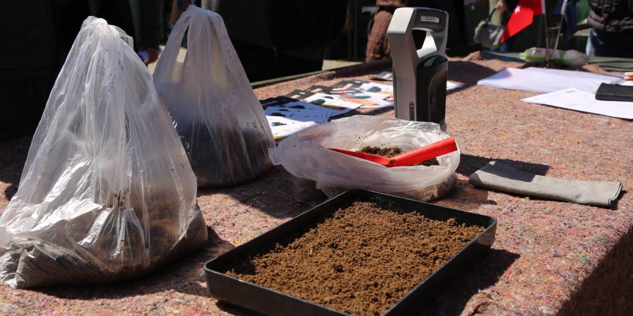 Eskişehir'de 2025’te 23 bin dekarlık alanda mobil toprak analizi desteği sürüyor