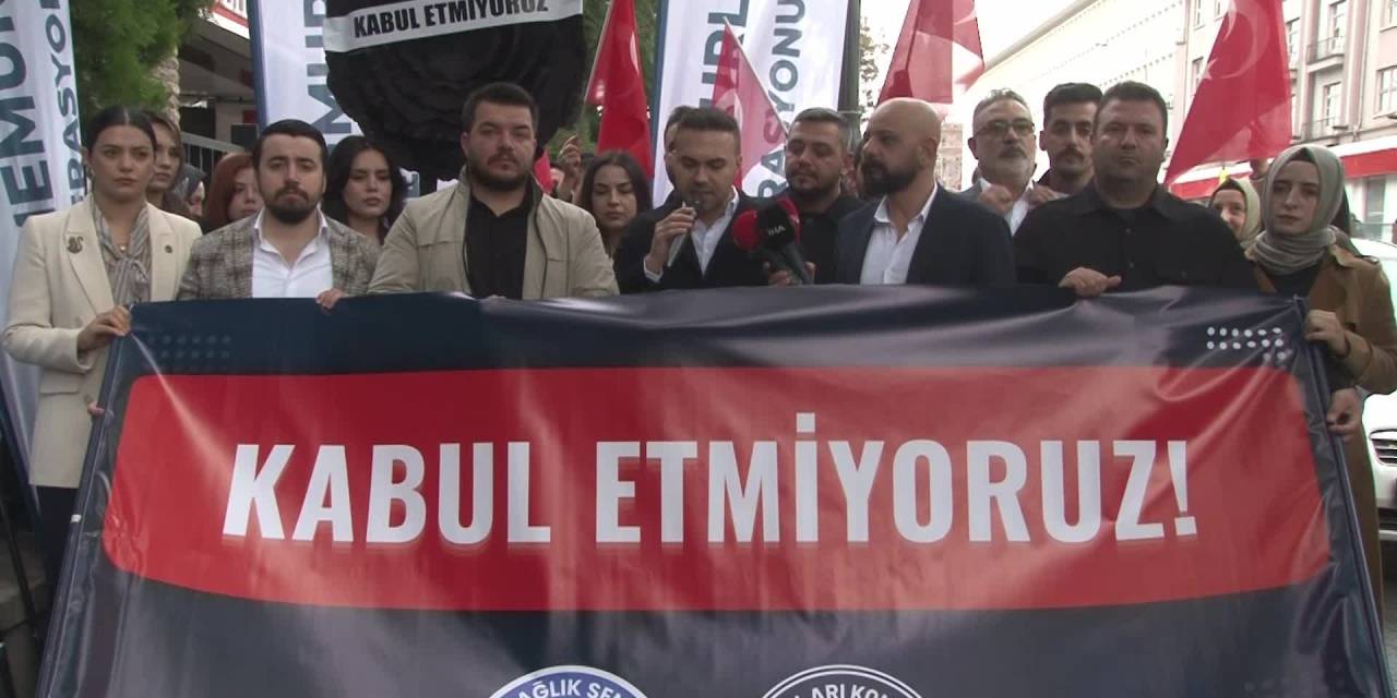 Genç Sağlık Sendikası'ndan Sağlık Bakanlığı'na promosyon tepkisi