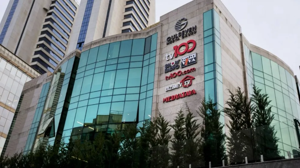 TV100’de deprem: Peş peşe işten çıkarmalar