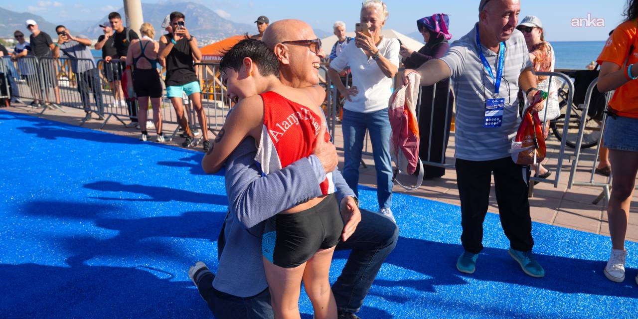Alanya Triatlonu, halk yarışlarıyla start aldı