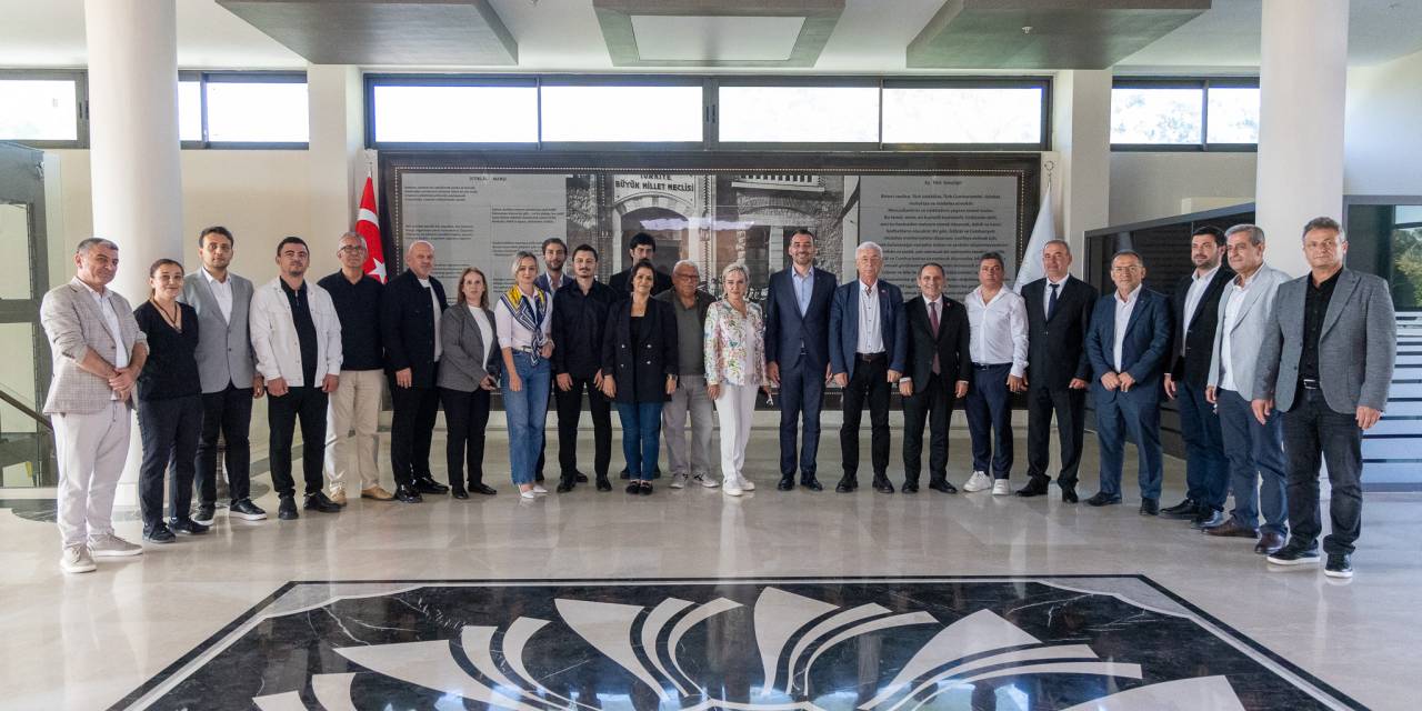 CHP heyeti Manavgat Belediyesi'ni ziyaret etti