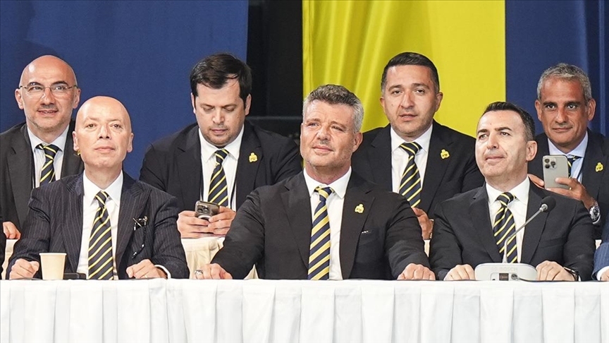 Fenerbahçe’de Olağanüstü Mali Genel Kurul başladı: Takımın borcu açıklandı!