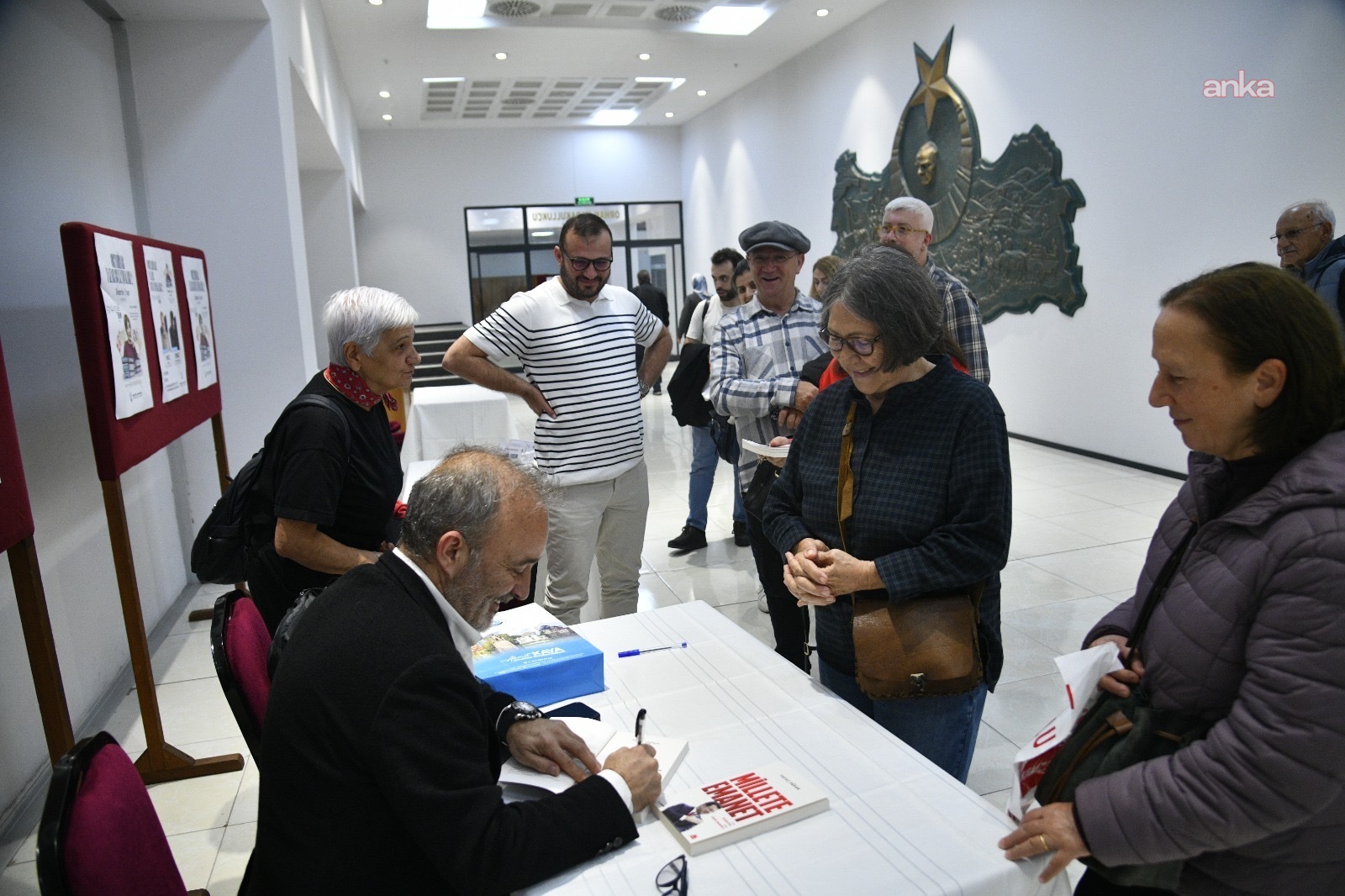 Yavuz Oğhan, "Millete Emanet" kitabını anlattı: "Bu hikaye bitmedi, devam ediyor"