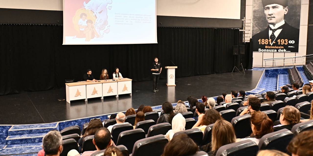 Muratpaşa'da madde bağımlılığı konusunda önemli konferans