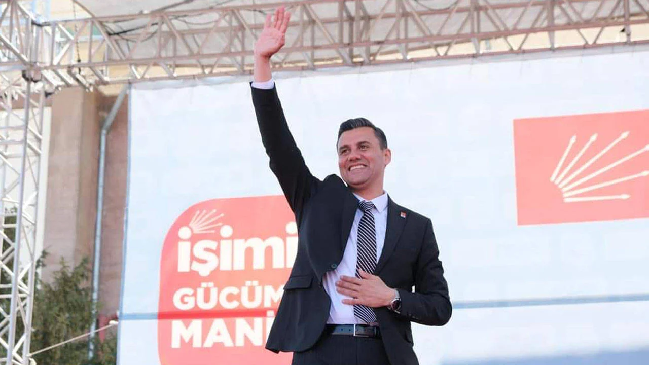 CHP'li Ferdi Zeyrek, MHP’li Cengiz Ergün'ün 1 milyon TL’lik kuruyemiş aldığını açıkladı