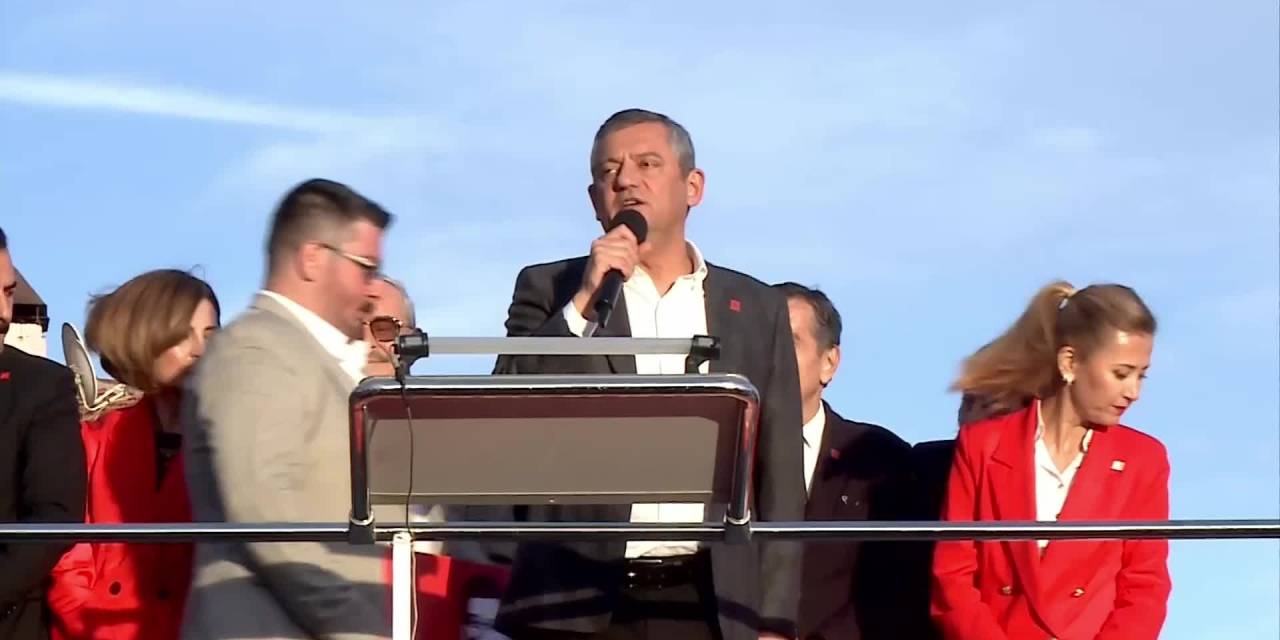 Eskişehir'de miting: Özgür Özel, 'Artık AK Parti'den çözüm istemeyeceğiz'