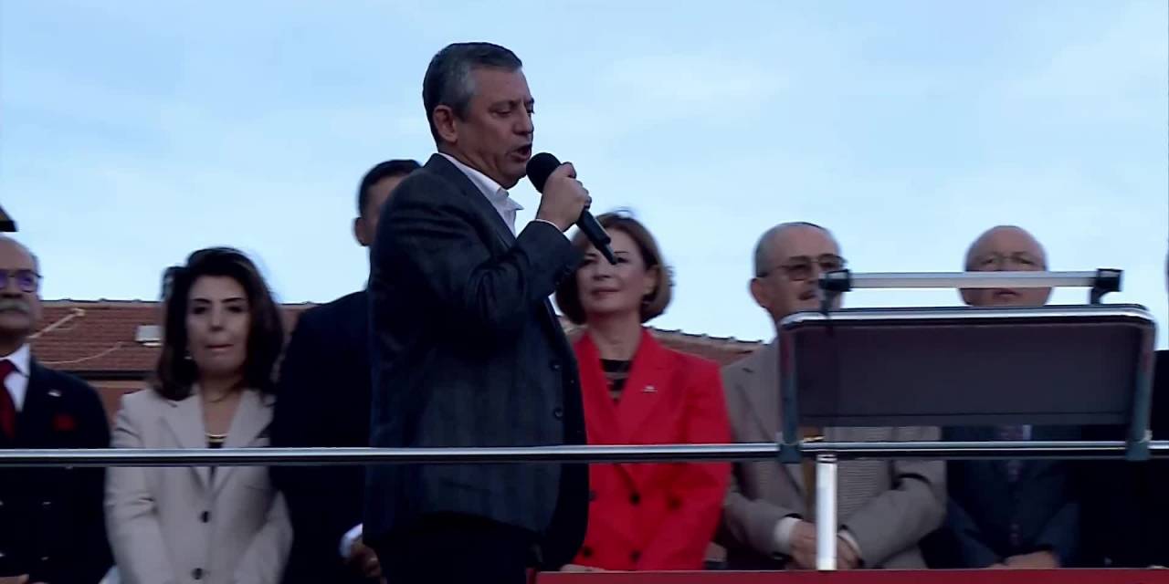 Eskişehir'de miting: Özgür Özel'den dikkat çeken açıklamalar