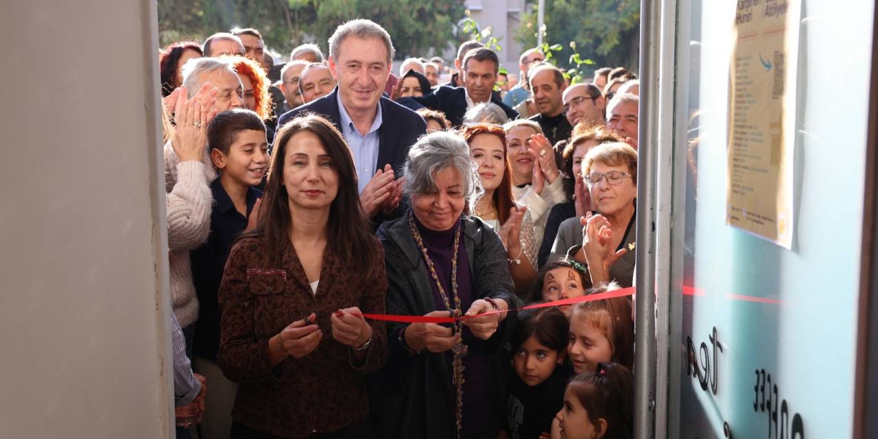 DEM Parti liderleri Ankara'daki yeni Kültür merkezinin açılışında