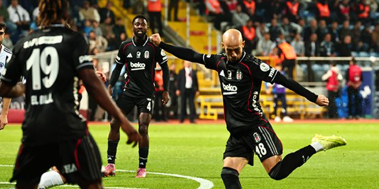 Beşiktaş'a derbi öncesi Kasımpaşa engeli: Kartal, Rafa Silva'sız uçamadı