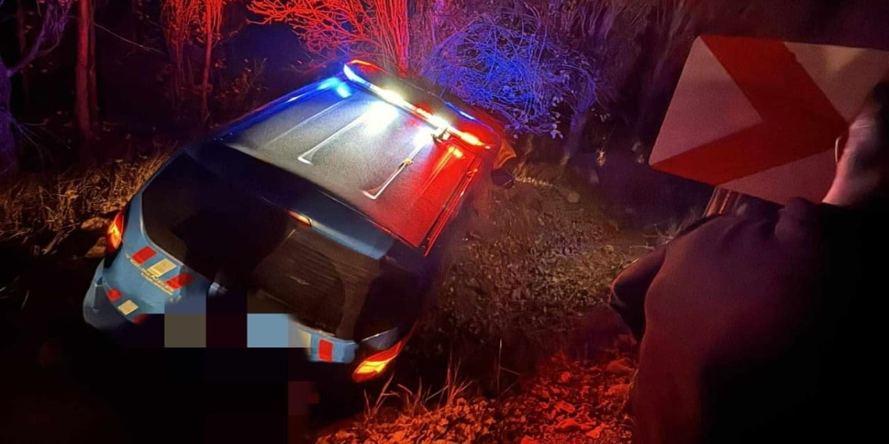 Jandarma aracı şarampole devrildi: 4 kişi yaralandı