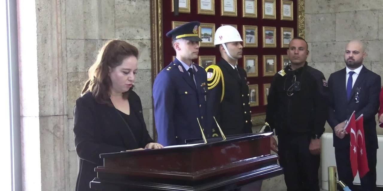 CSO sanatçıları Anıtkabir'i ziyaret etti