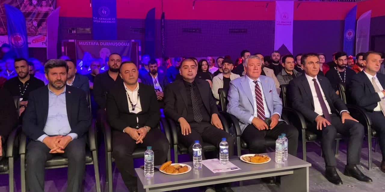 Trabzon'da Mustafa Durmuşoğlu anısına muaythai organizasyonu yapıldı
