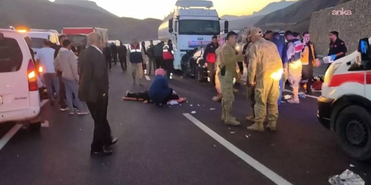 Hakkari-Van karayolunda feci kaza: İki ölü, beş yaralı