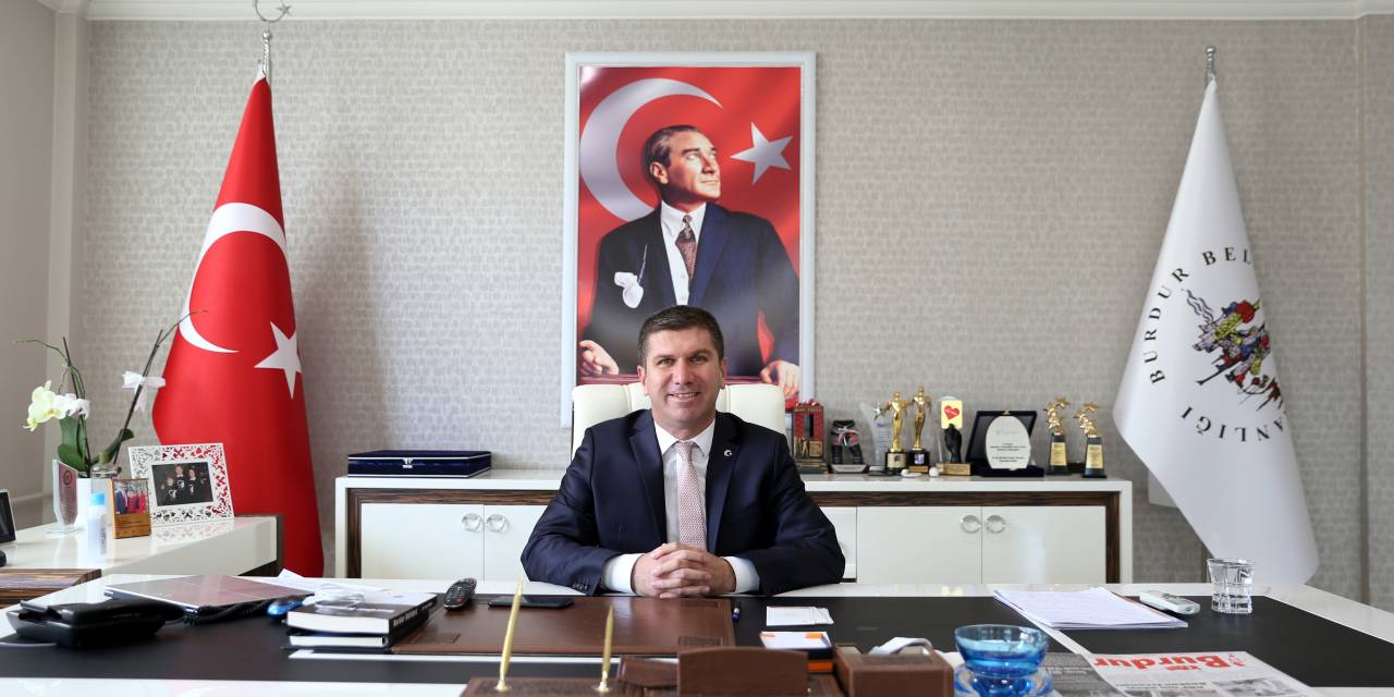 Burdur Belediye Başkanı Ercengiz'den anlamlı Cumhuriyet Bayramı mesajı