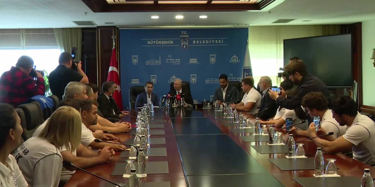 Mansur Yavaş: "Sporcularımız dünya rekorları ve altın madalya kazanmaya devam edecek"