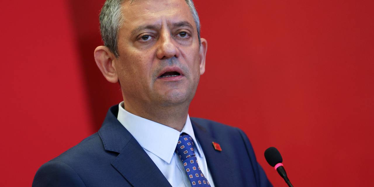 Özgür Özel: "Mücadelemizi bir adım ileri taşımak zorundayız"