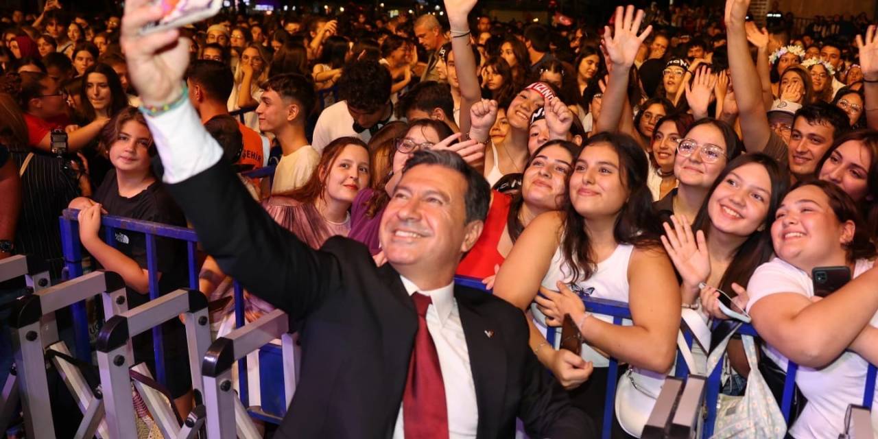 Aras: Cumhuriyet’in ışığı geleceğimizi aydınlatıyor