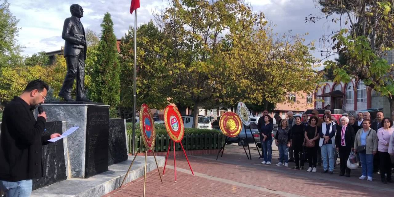 Amasya'da Cumhuriyet Bayramı'nda Atatürk Anıtı'na çelenk sunuldu