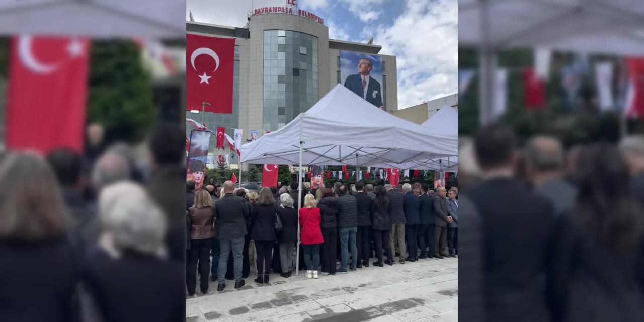 Bayrampaşa'da Cumhuriyet Bayramı'nda AK Parti'li başkanvekili protesto edildi