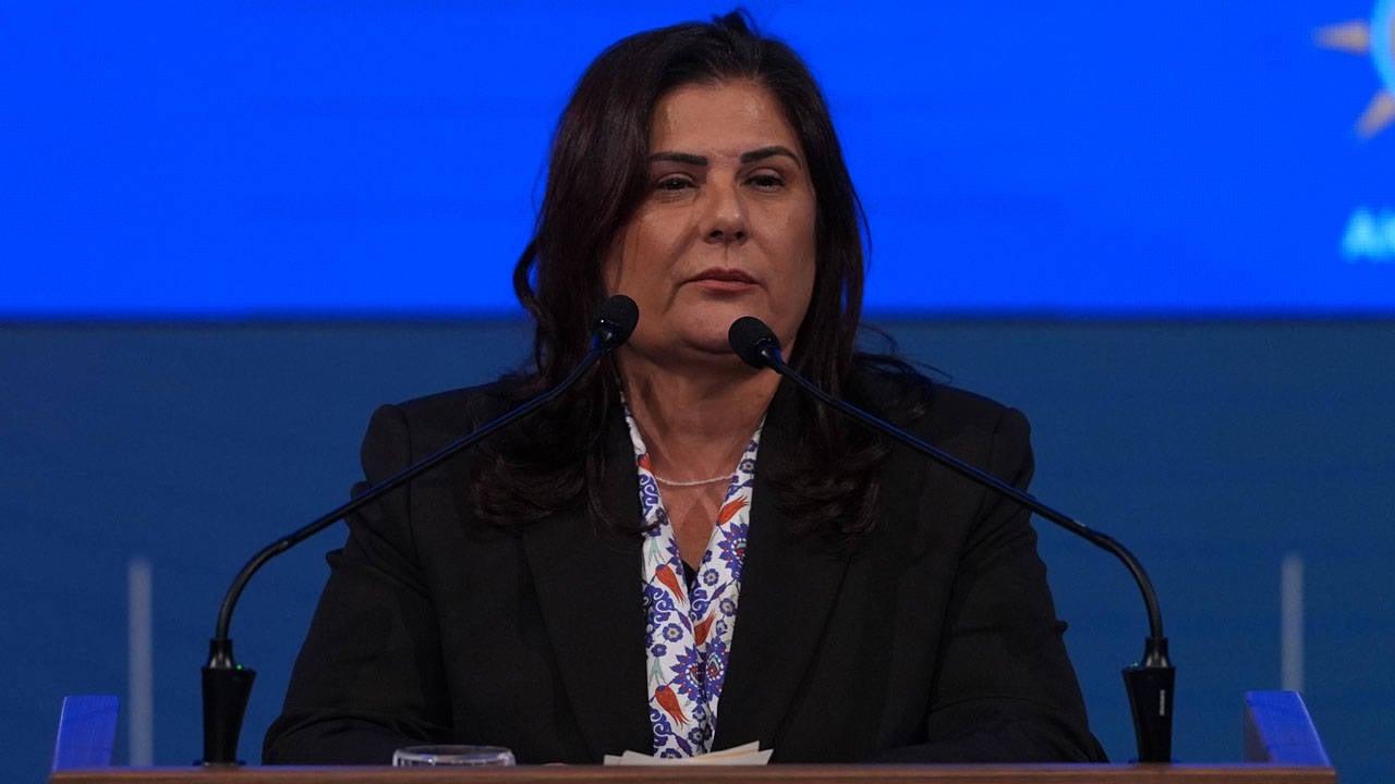 AKP'li Çerçioğlu istemedi: İddiaya göre Aleyna Tilki ve Edis festivalden çıkartıldı