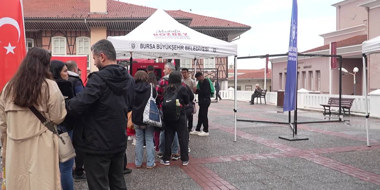 Bursa'da Atatürk ile aynı karede yer alma mutluluğu