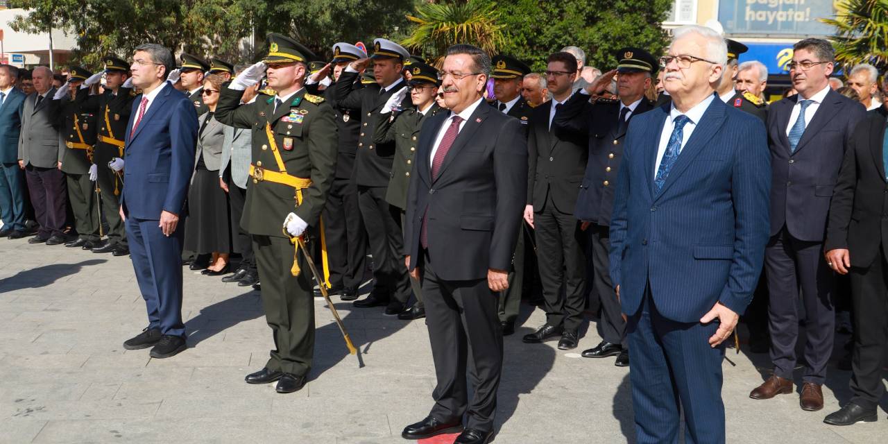 Burhaniye'de 29 Ekim Coşkusu Tüm Hızıyla Başladı