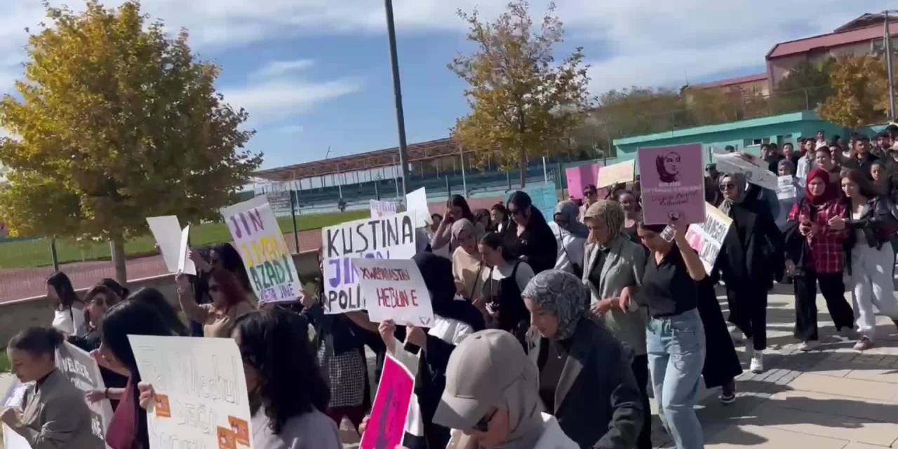 Rojin Kabaiş eylemi Van Yüzüncü Yıl Üniversitesi'nde 16. gününde devam ediyor