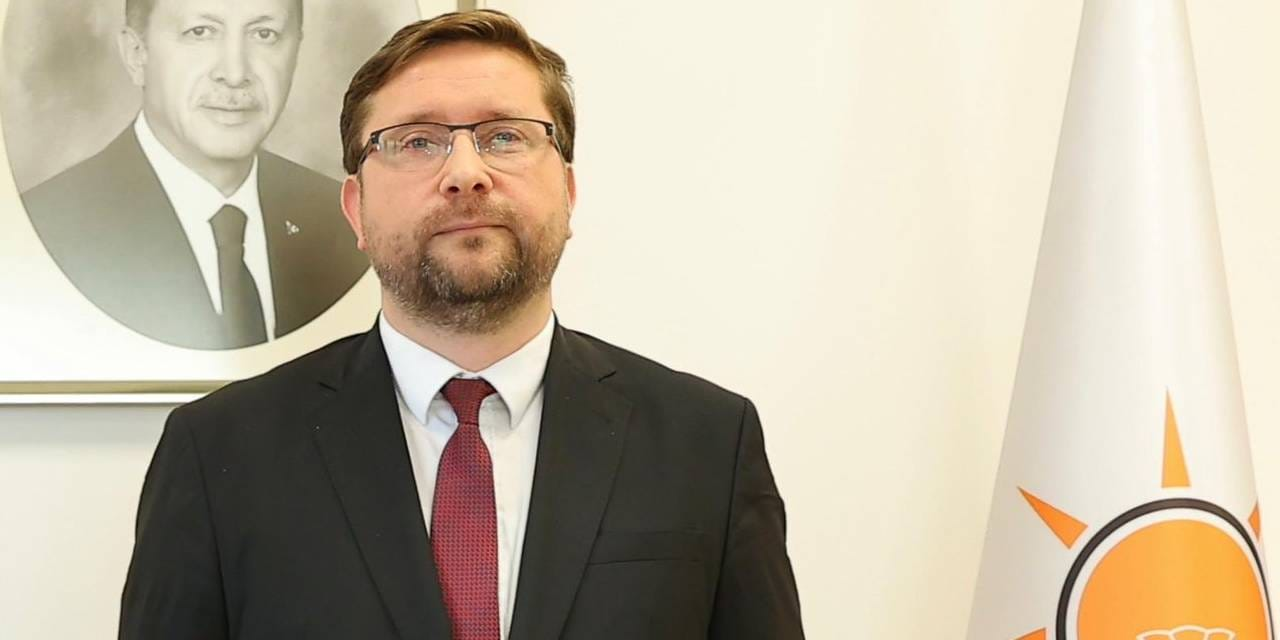 AKP'de istifa zinciri büyüyor: Küçükçekmece İlçe Başkanı görevden ayrıldı