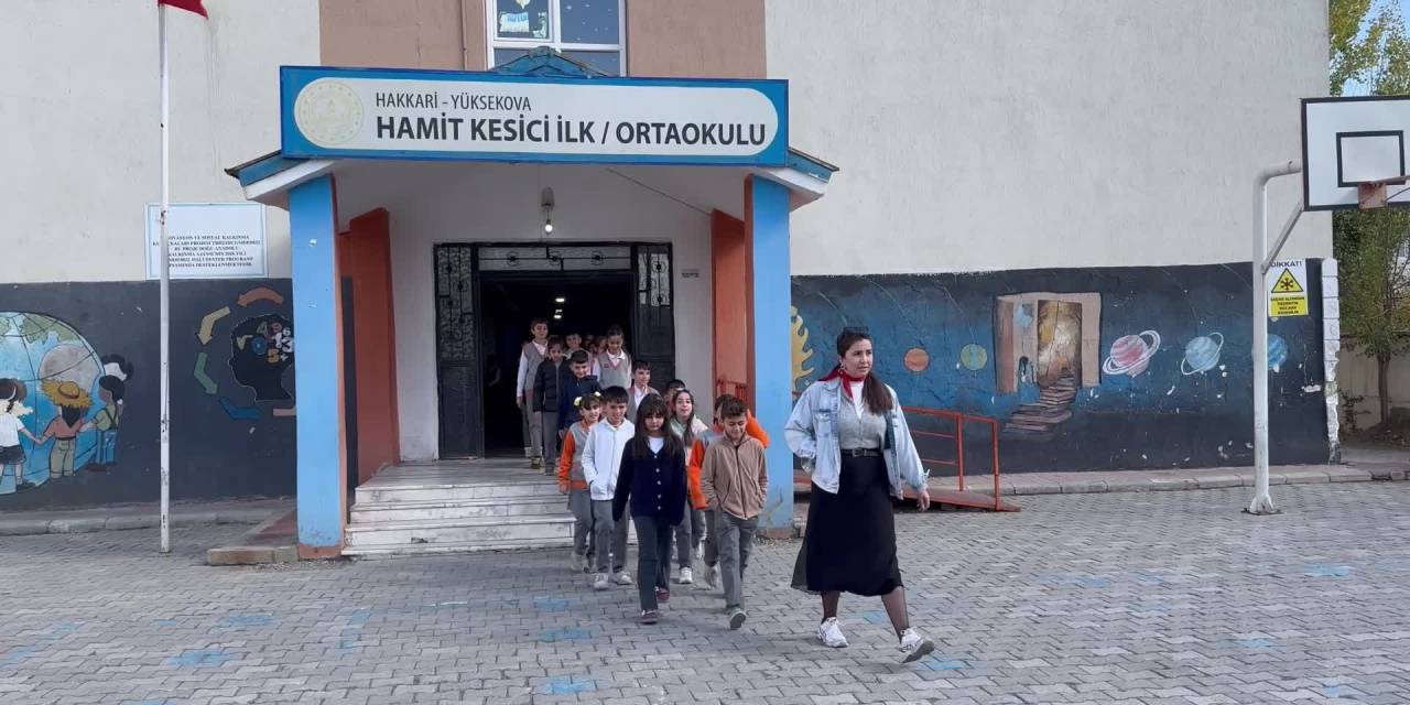 Cumhuriyet coşkusu Hakkari'de yeşerdi
