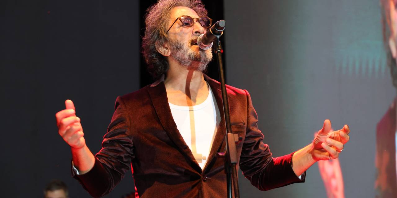 Kırıkkaleliler 29 Ekim’i sağanak yağmurda coşkuyla kutladı