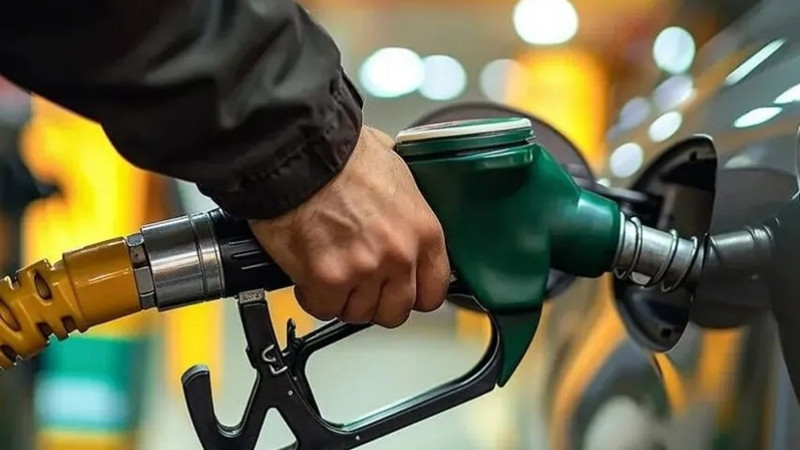 Benzine yine zam geliyor: Fiyat tabelası yarın değişecek!