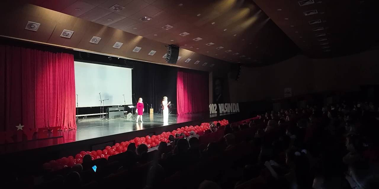 Cumhuriyet Bayramı coşkusu Mezitli ve Toroslar Çocuk Kampüsleri'nde yaşandı