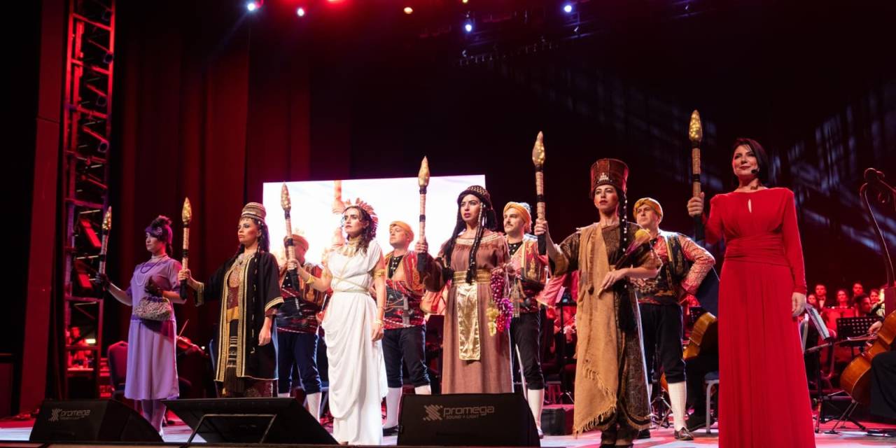 Gölbaşı'nda Cumhuriyet coşkusu: “Şehirlerin Ecesi: Ankara” sahnede hayat buldu