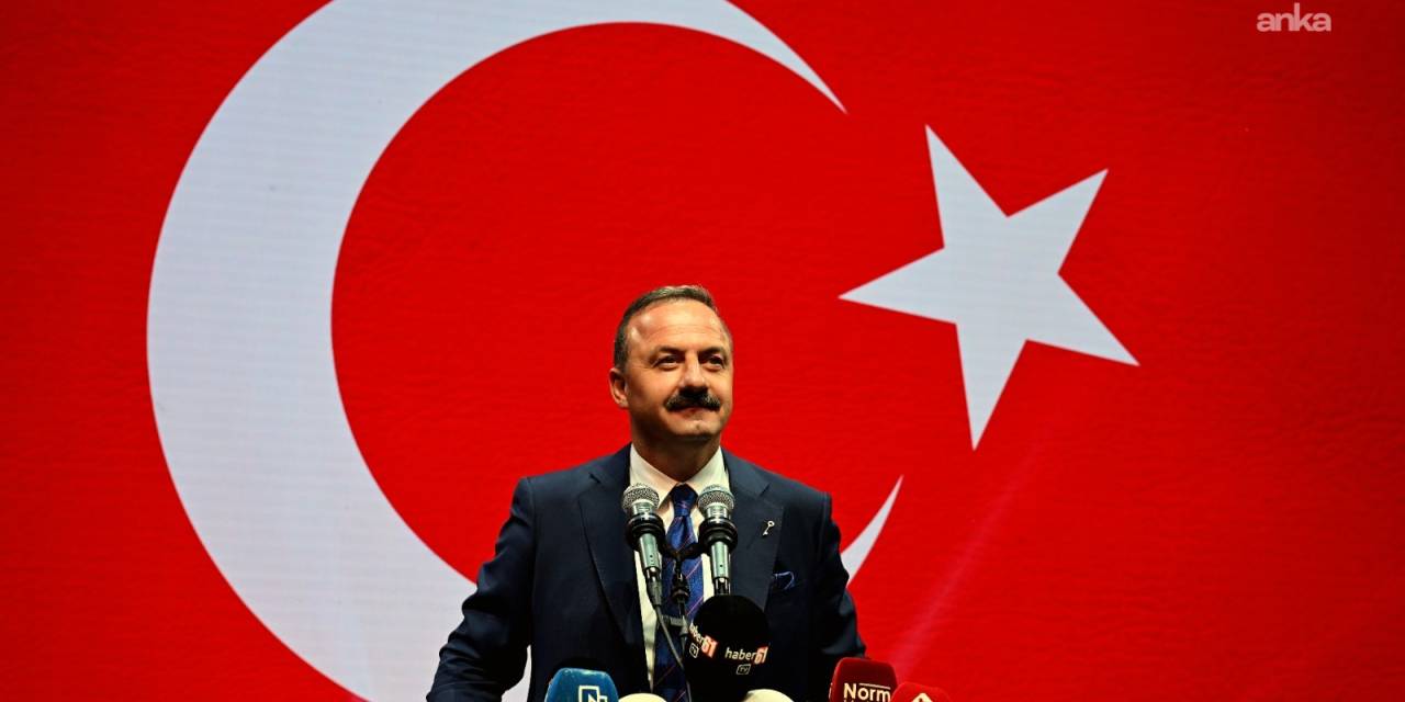 Ağıralioğlu'nun Cumhuriyet Bayramı'na özel mesajı: 'Vatanımız için buradayız'