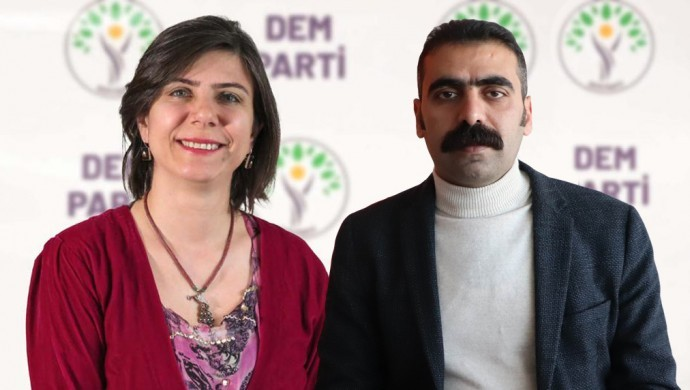 DEM Parti Diyarbakır Eş Başkanları mazbatalarını aldılar