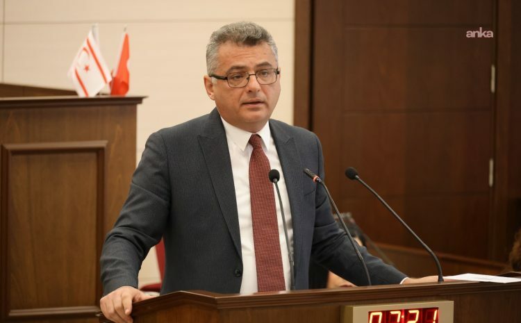 Tufan Erhürman'dan 29 Ekim mesajı: Cumhuriyet, Kıbrıs Türk halkının yolunu aydınlatmaya devam edecek