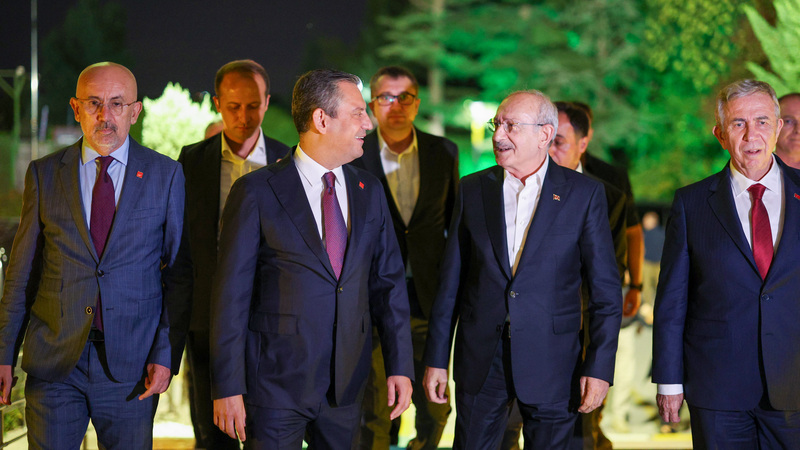 29 Ekim telefonları: Özgür Özel Kemal Kılıçdaroğlu'nu aradı