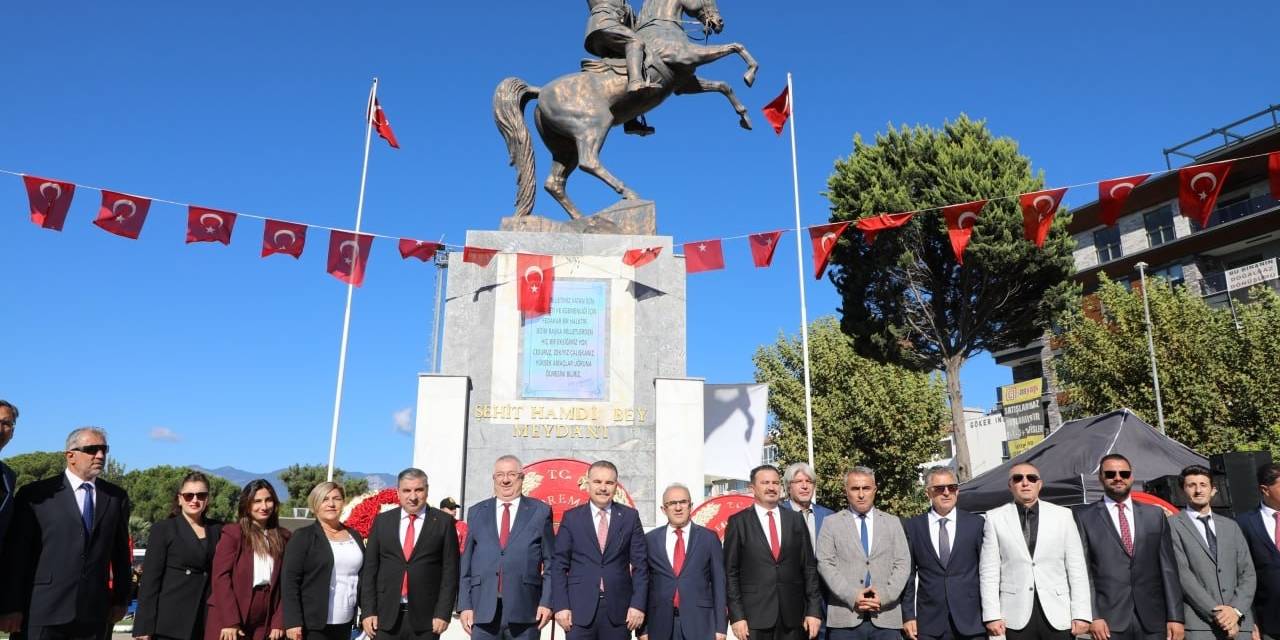 Edremit’te Cumhuriyet Bayramı coşkusu