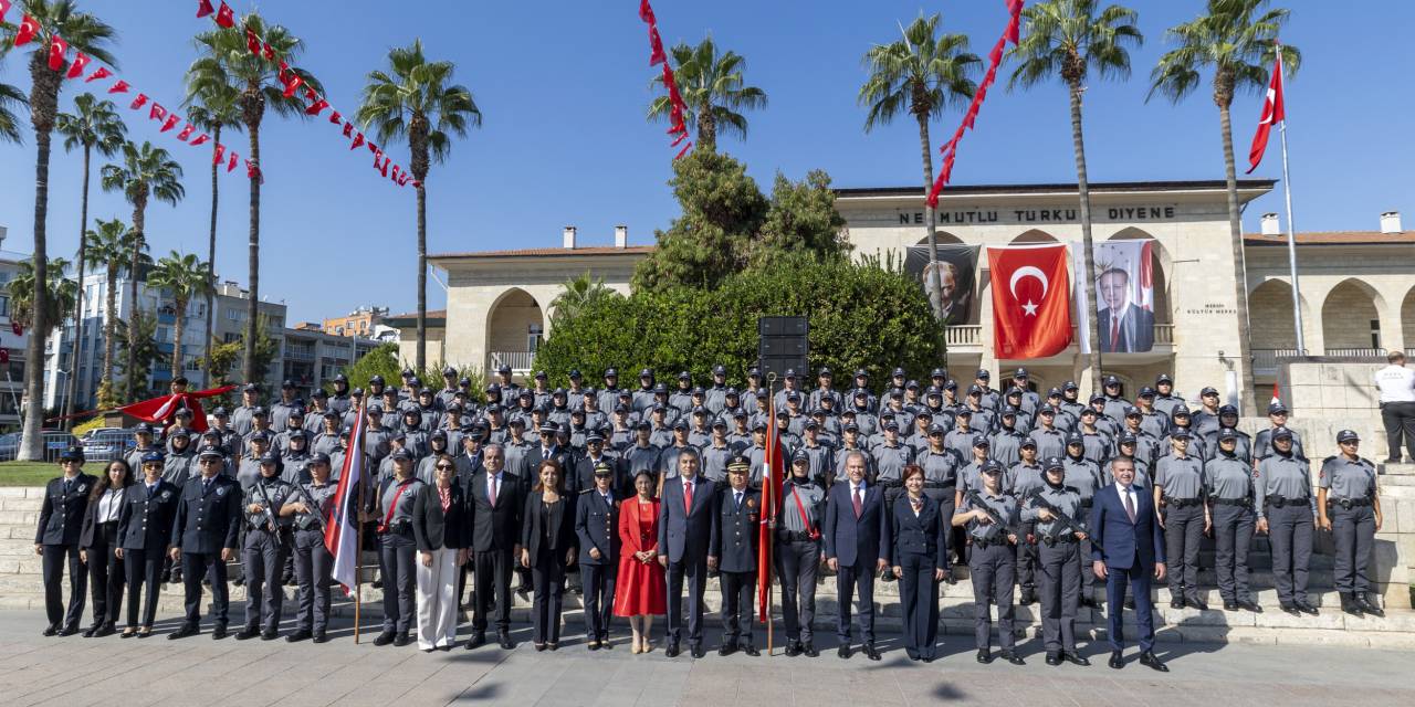Cumhuriyet Bayramı coşkusu Mersin'de yaşandı