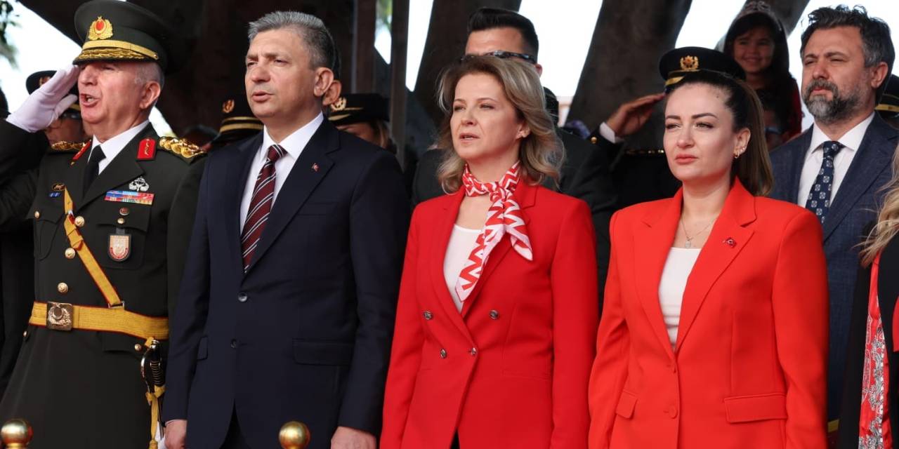 Büşra Özdemir, Cumhuriyet Bayramı'nda resmi geçit törenine katıldı