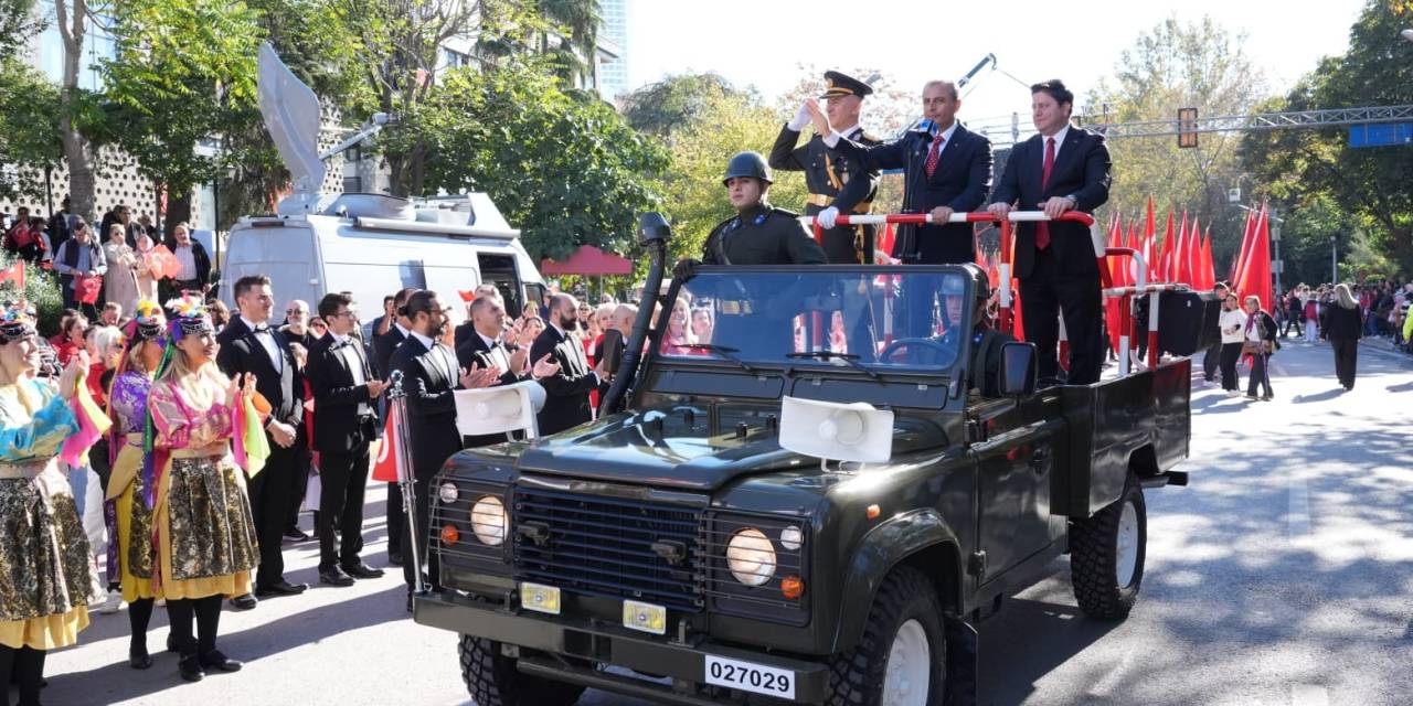 Kadıköy'de Cumhuriyet Yürüyüşü Hazırlıkları Tüm Hızıyla Devam Ediyor