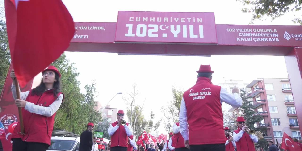 Cumhuriyet Bayramı'nda coşkulu yürüyüş: Çankayalılar bandoyla bir araya geldi