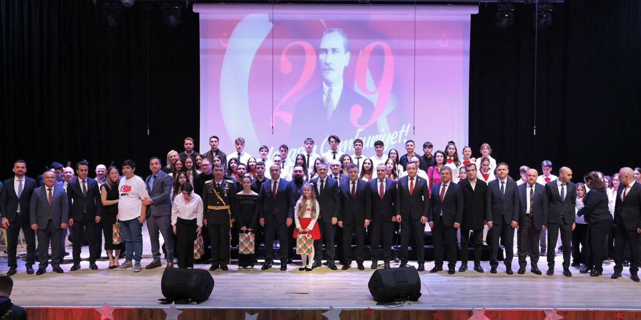 Cumhuriyet Bayramı Bayrampaşa’da büyük bir coşkuyla kutlandı