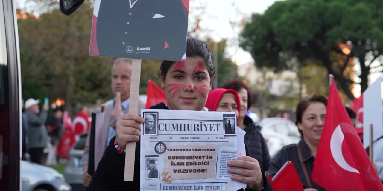 Cumhuriyet coşkusu Üsküdar'da zirveye çıktı