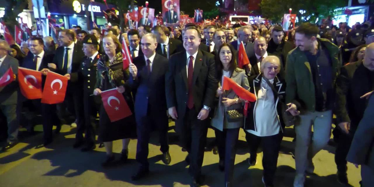 Manisa'da Cumhuriyet Bayramı ruhuyla dolu kutlama