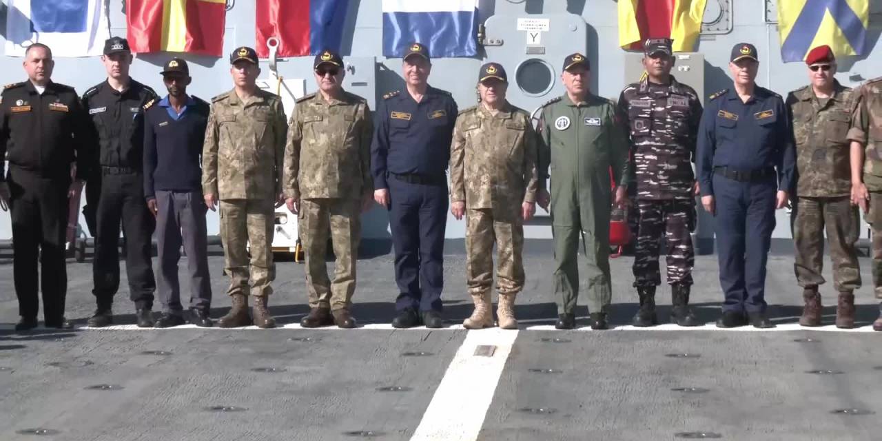 Oramiral Tatlıoğlu: Karadeniz'deki mayınları biz temizleyeceğiz