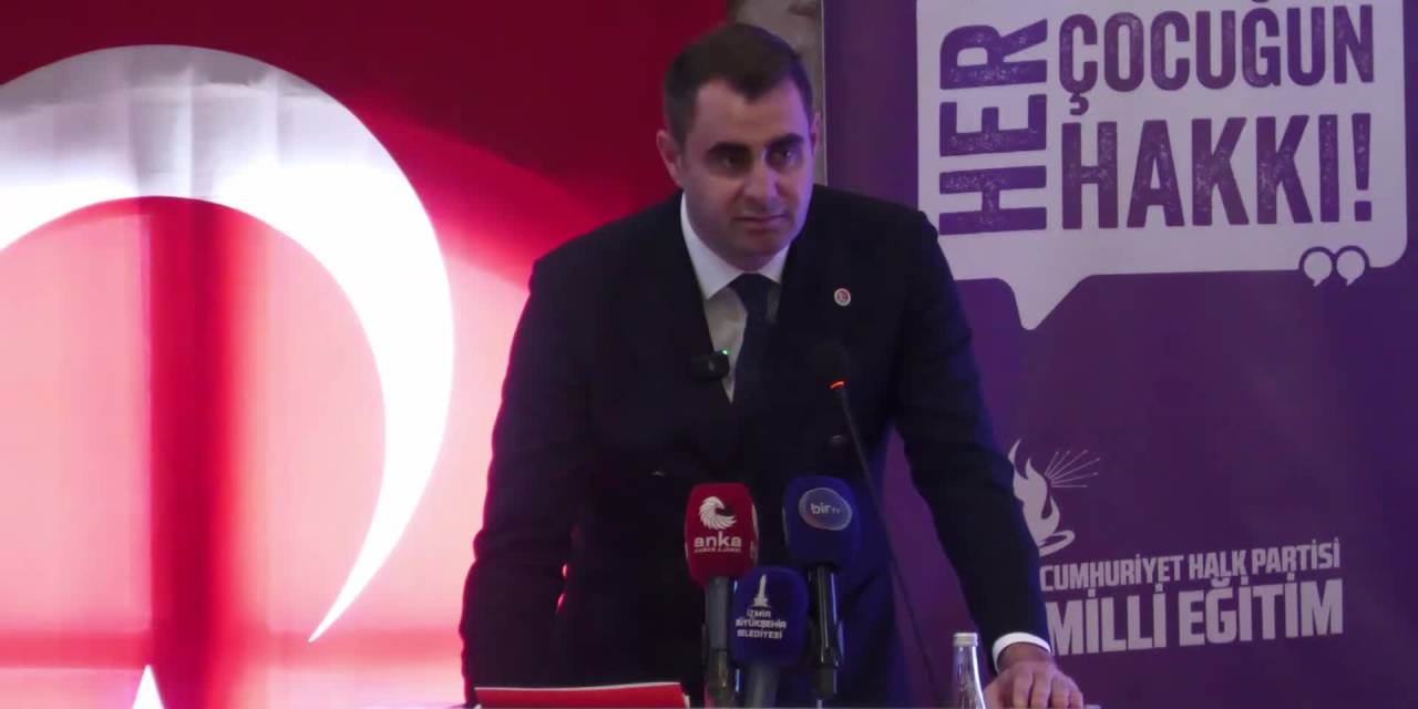 İzmir'de çocuk güvenliği için panel düzenlendi