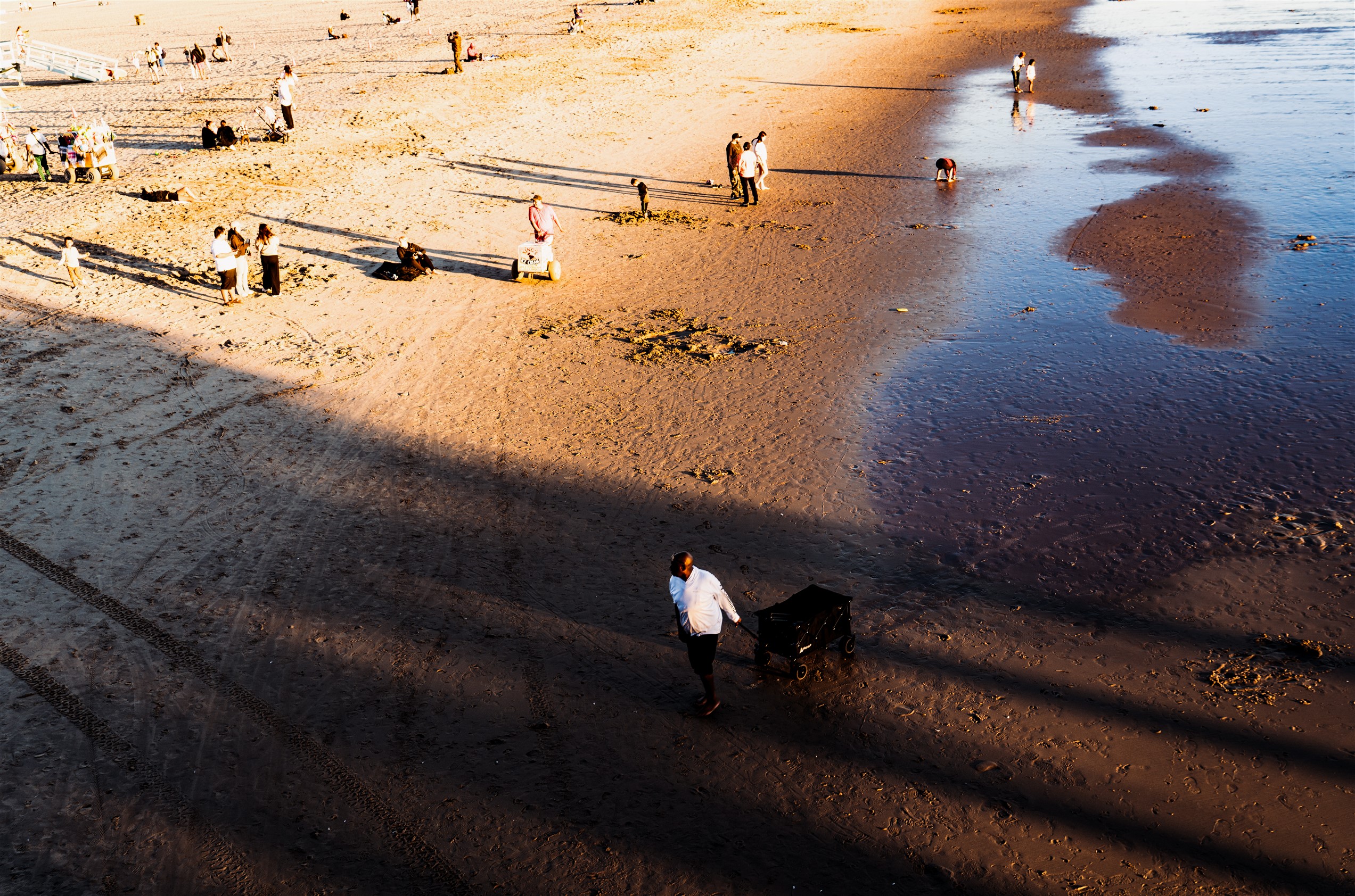 Zeki Demirkubuz’un yalnızlık sergisi 1 Kasım’da CerModern’de açılıyor